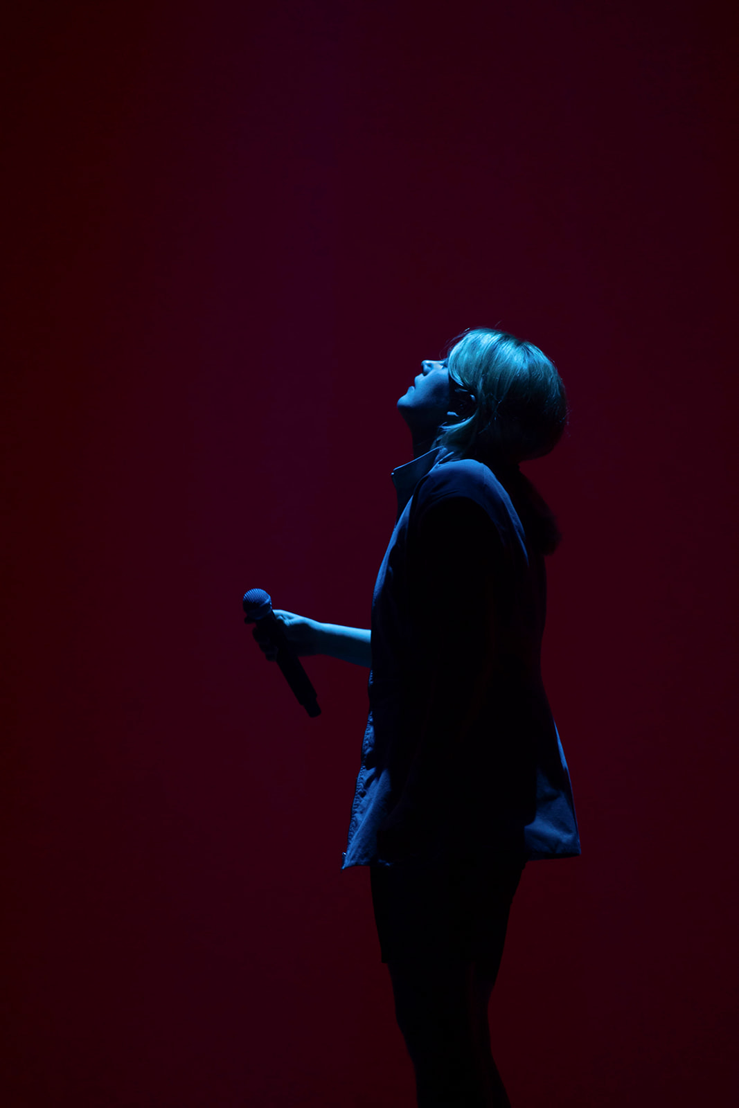 Zaho de Sagazan en concert – photo trash Kikilight